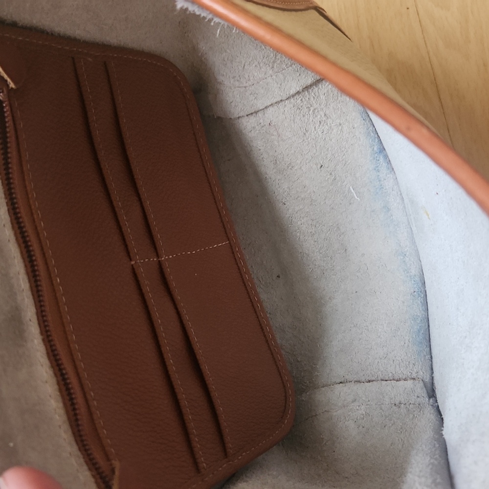 Dooney & Bourke Crossbody Bag 🎒 - Picture 9 of 11